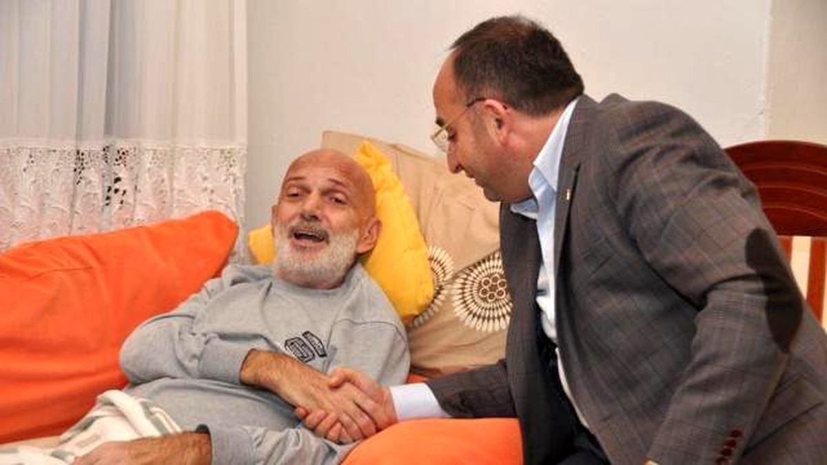 Üzülmez, Haftasonu Suadiye\'de Ziyaretlerde Bulundu