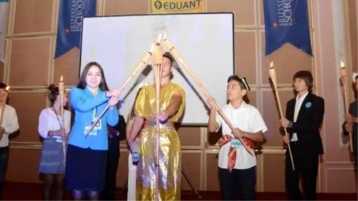 Antalya Rus Okulunun Olimpiyat Ateşini 10 Ülkeden Çocuklar Yaktı