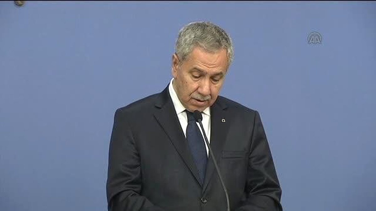Arınç: "Kobani\'ye İkinci Bir Askeri Gücün Gideceği İddiası Kesinlikle Doğru Değildir"