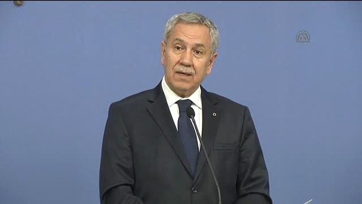 Arınç: "Milli Birlik ve Kardeşlik Projemizin Devam Etmesi İçin Sabır Gösteriyoruz"