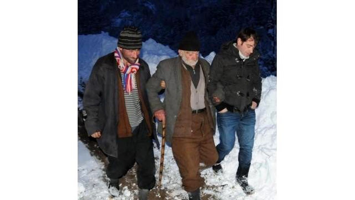 Yaylada Mahsur Kalan Çoban İçin Kurtarma Çalışması Başlatıldı