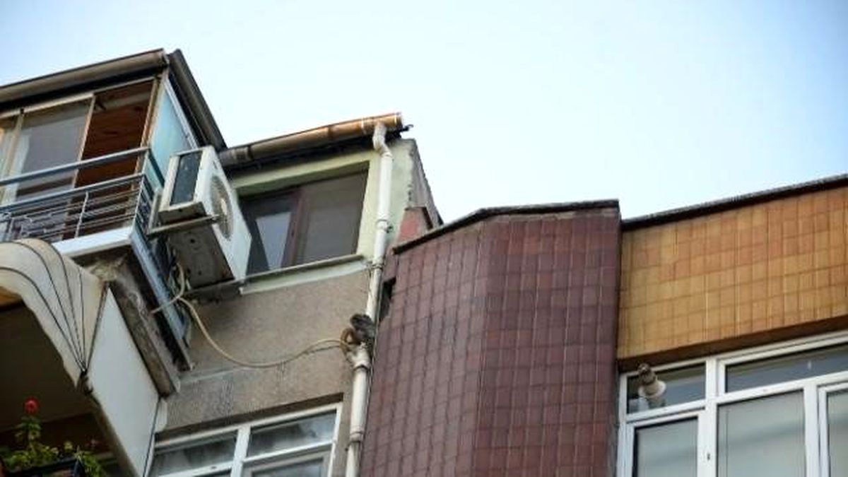 Binadan Kopan Tuğla Paniğe Neden Oldu