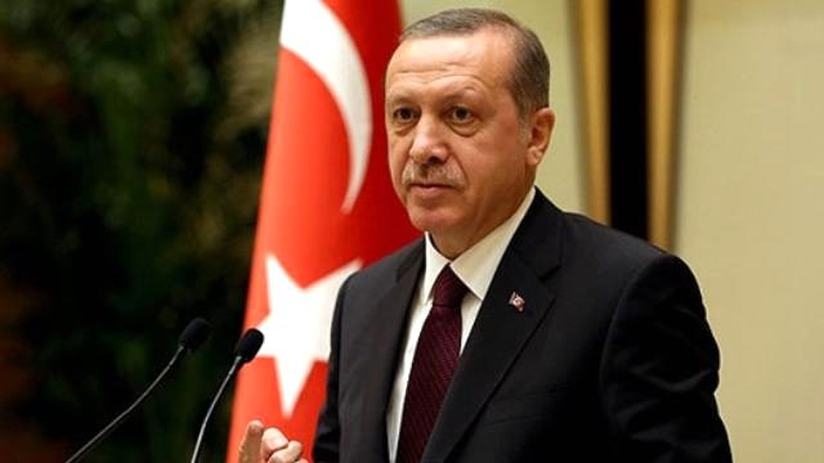 Biz Sevr\'i Yırtıp Atmış Milletiz