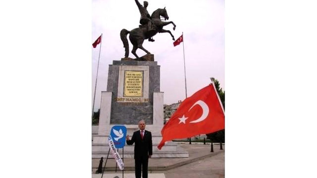 Edremit DSP Bülent Ecevit\'i Unutmadı