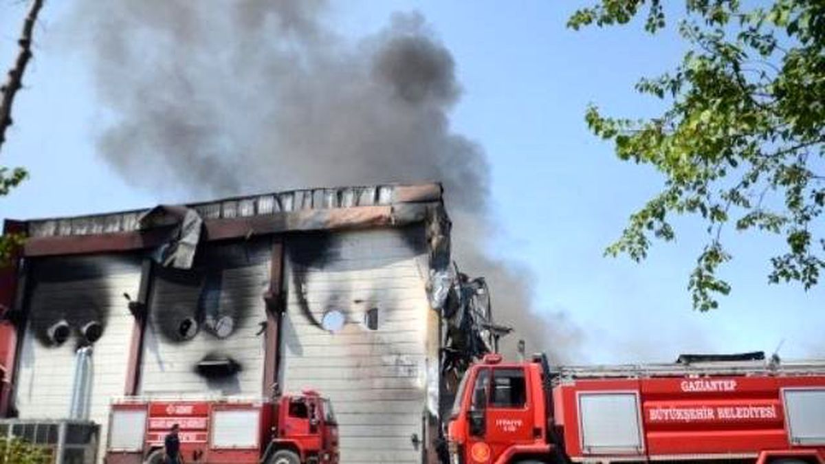 Fabrika Yangını Kontrol Altına Alındı