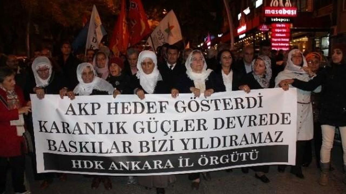 HDP\'lilerden "Saldırıya Tepki" Yürüyüşü