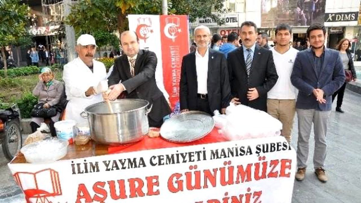 İlim Yayma Cemiyeti Manisa Şubesi, Aşure Dağıttı