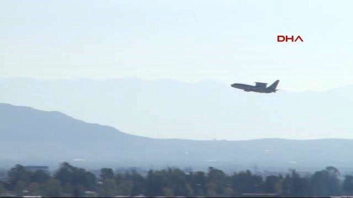 İncirlik Üssü\'ne İniş- Kalkış Güzergahında 10 Katlı Bina Krizi