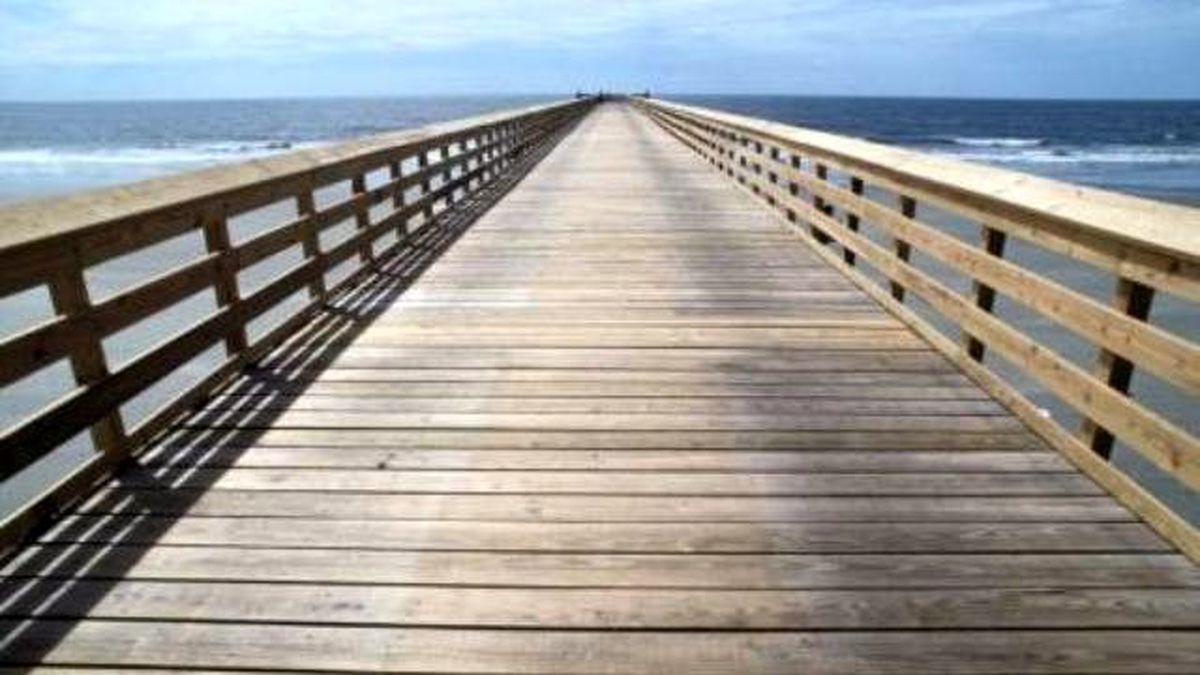 İzmir\'de Kıyı Şeridine 5 Ahşap İskele Yapılacak