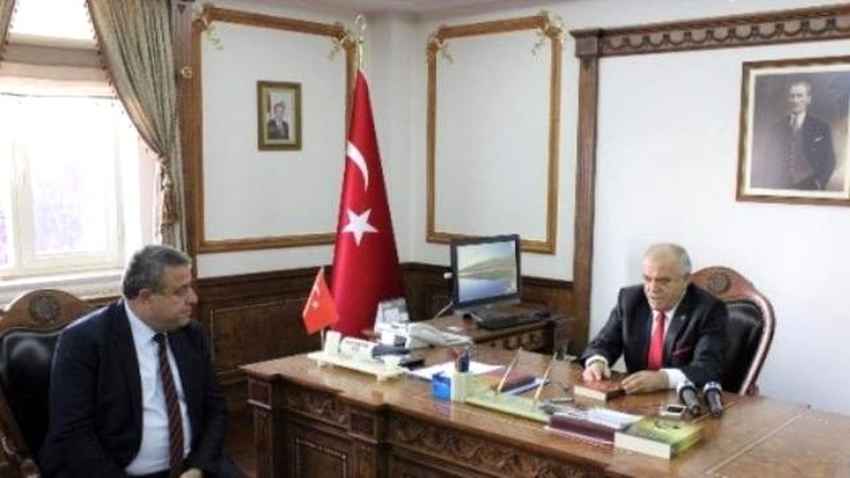 Kırşehir\'de Esnaflardan Vali Şentürk\'e Ziyaret