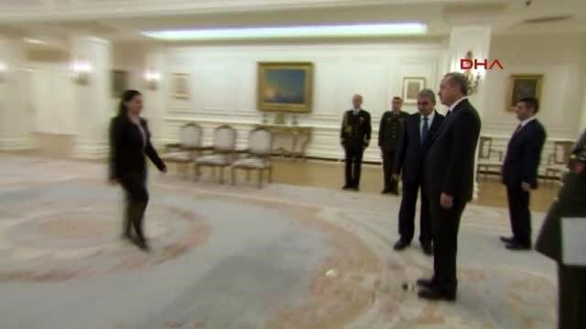 KKTC Büyükelcisinden Cumhurbaskanı Erdogan\'a Güven Mektubu