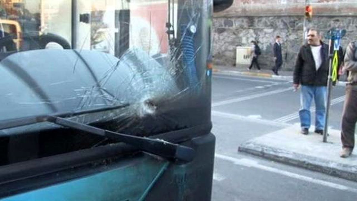Okmeydanı'nda Otobüse Molotoflu Saldırı