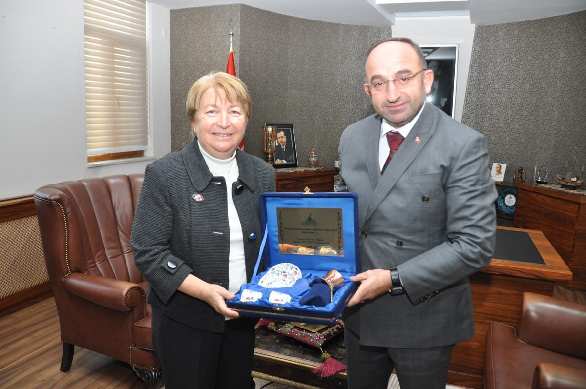 Rektör Komsuoğlu\'ndan Başkan Üzülmez\'e Veda Ziyareti