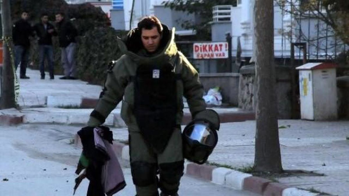 Sahipsiz Çantadan Giysi Çıktı