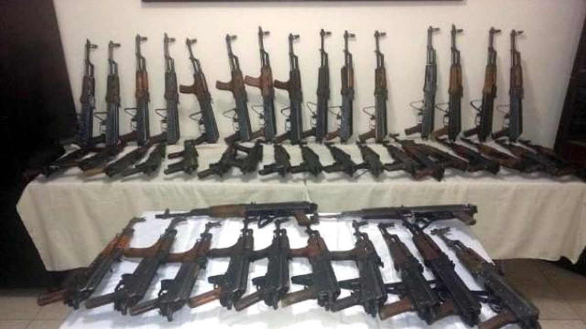 PKK\'ya Gönderilen 48 Kalaşnikof ve Roketatarlar Ele Geçti