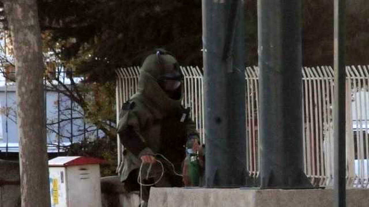Şüpheli Çantadan Öğrenci Kıyafeti Çıktı