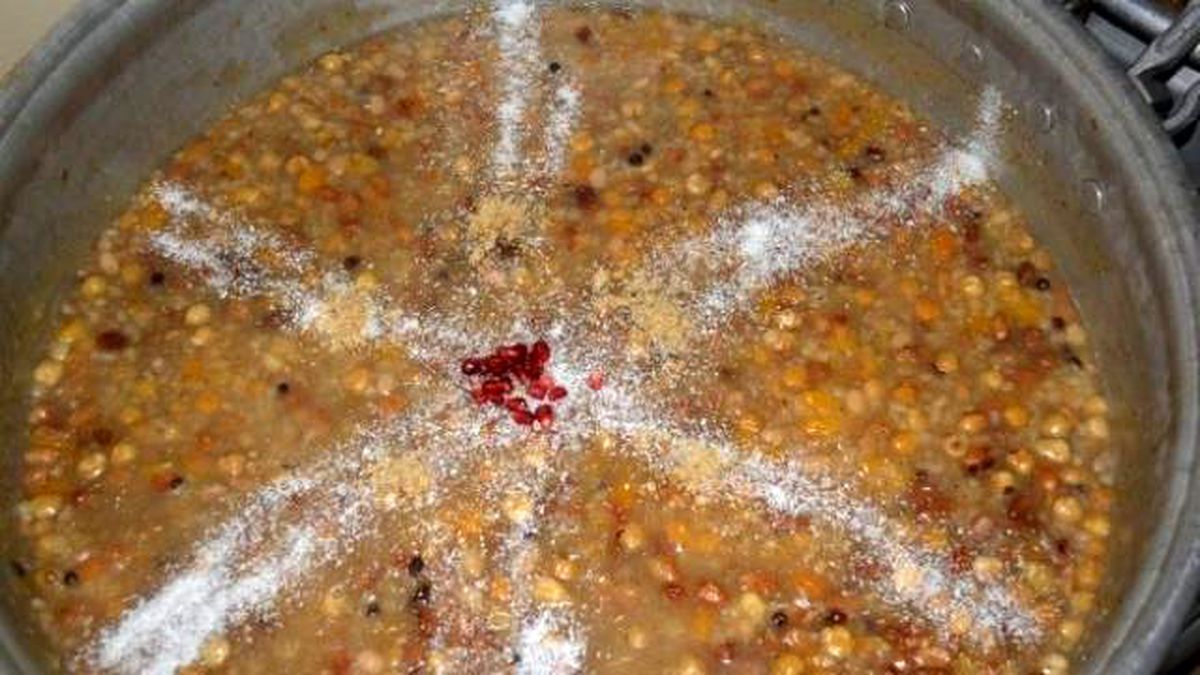 Tavşanlı\'da 30 Bin Kişilik Aşure Dağıtıldı