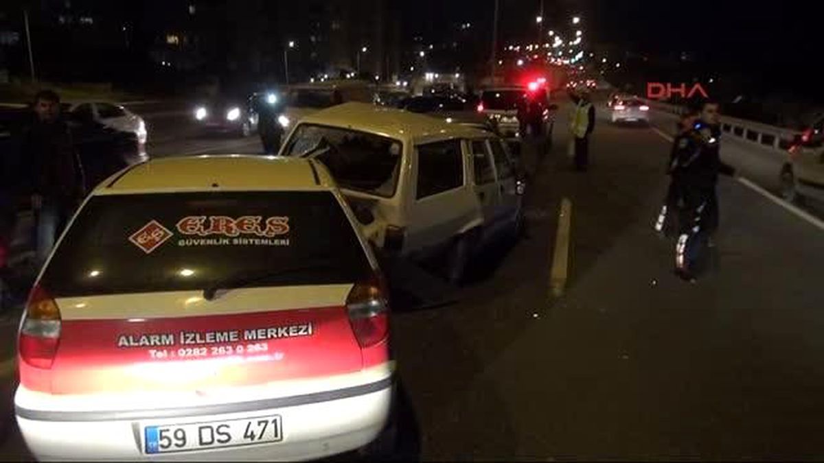 Tekirdağ\'da 10 Araç Birbirine Girdi: 4 Yaralı