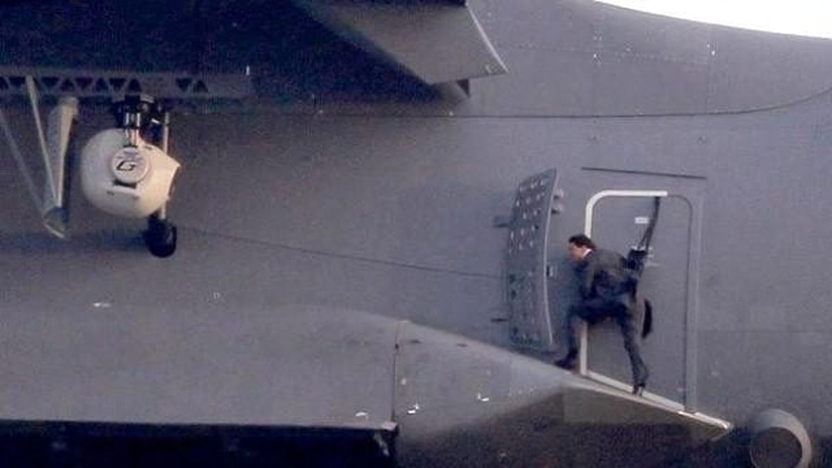 Tom Cruise Bin 500 Metrede Dublörsüz Uçtu
