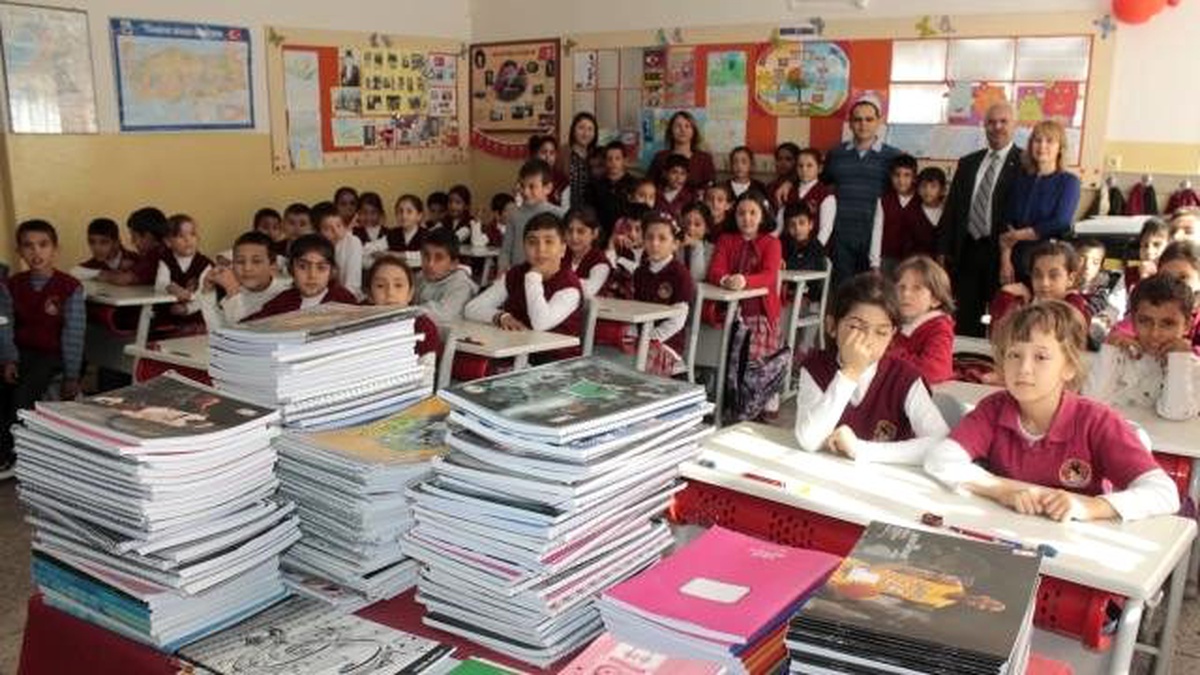 Umur Kırtasiye Ltd. Şti. Gazi\'nin Öğrencilerini Sevindirdi