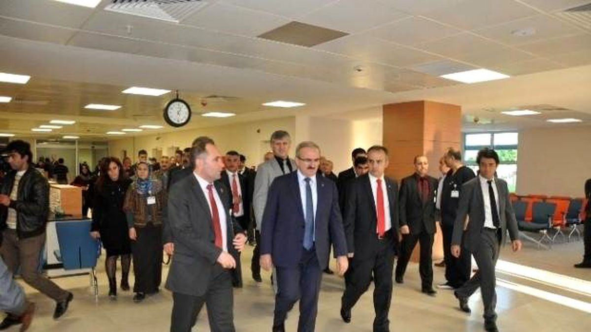 Vali Karaloğlu Yeni İnegöl Devlet Hastanesi\'ni İnceledi