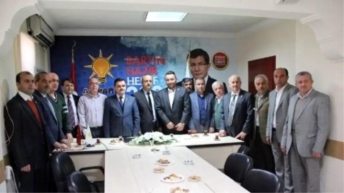 AK Parti\'de Başkan Adayları Tanıtıldı