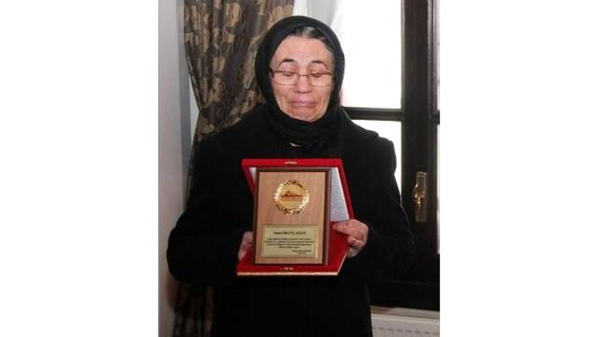 Anneye En Acı Plaket