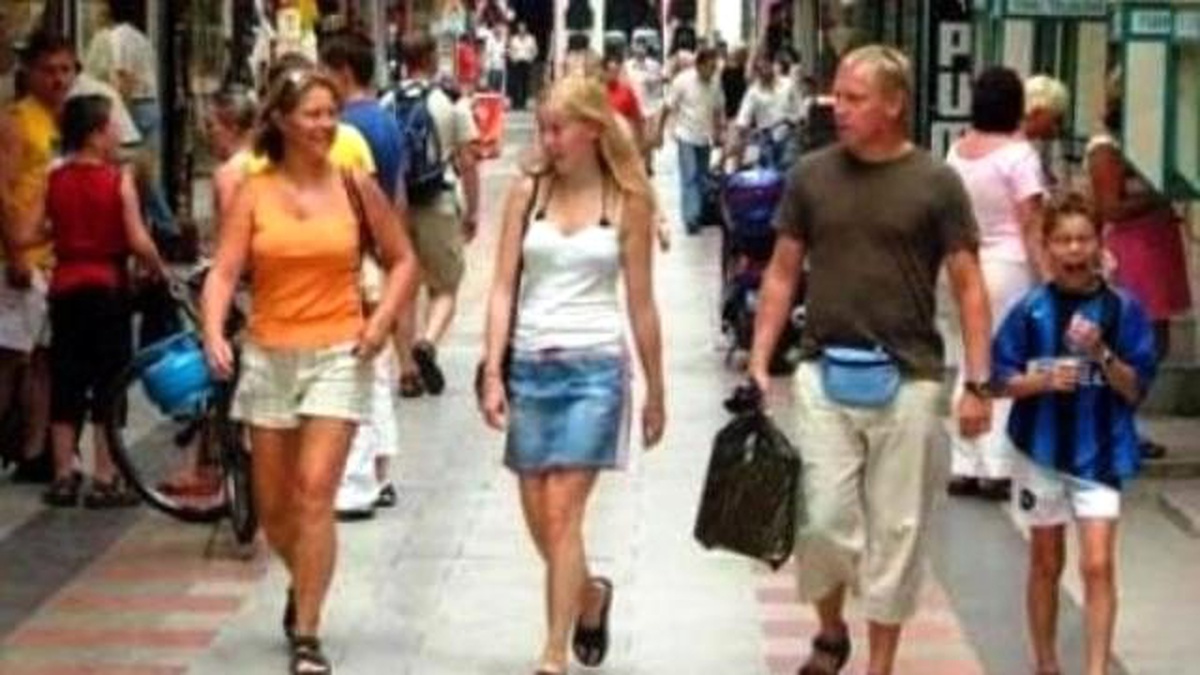 Antalya\'ya 10 Ayda 11,1 Milyon Yabancı Turist Geldi
