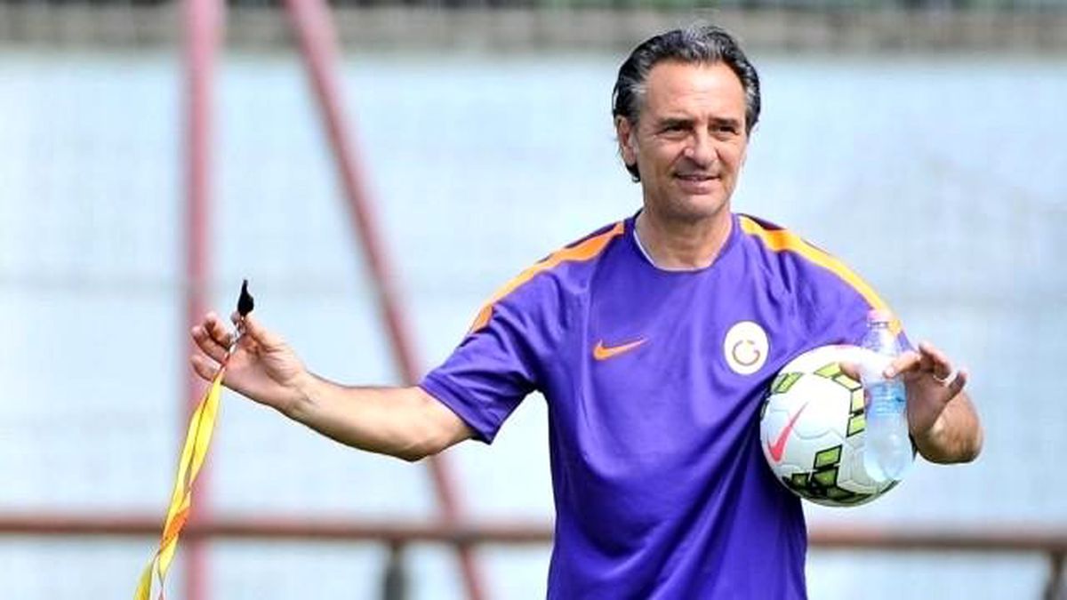 Galatasaray\'da Yıldızlara Bir Bir Kesik