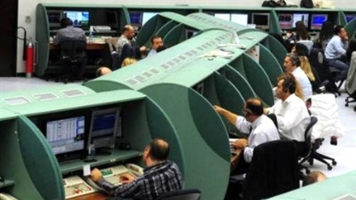Borsa, İlk Seansı Yatay Tamamladı