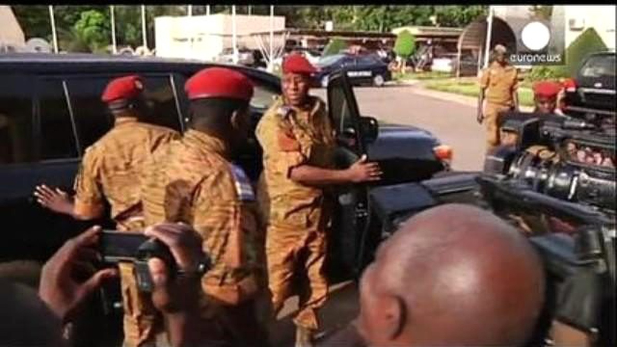 Burkina Faso\'da Yönetimin Sivillere Devri İçin Çalışmalar Başladı