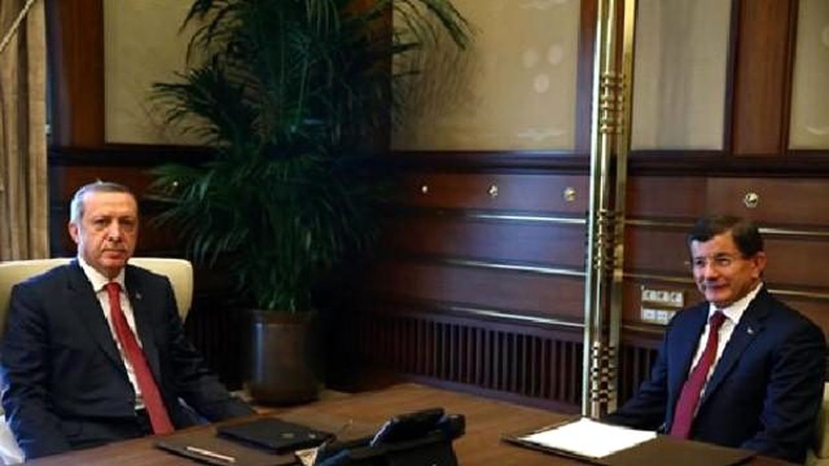 Erdoğan, Davutoğlu\'nu Cumhurbaşkanlığı Sarayında İlk Kez Kabul Etti