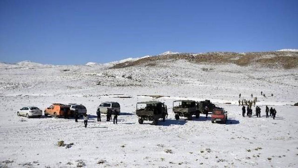 Ekipler, Küçük Nehir\'i Karlı Dağlarda Arıyor