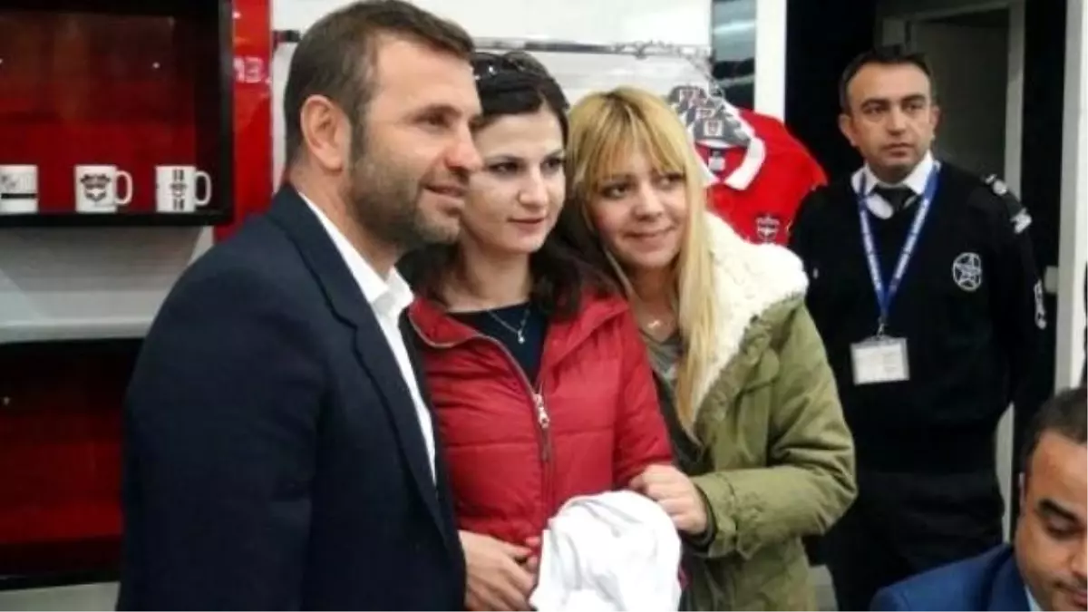 Gaziantepspor Taraftarlarla İmza Gününde Buluştu