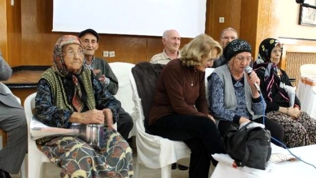Huzurevi Sakinlerinden Oluşan Koro Beğeni Topluyor