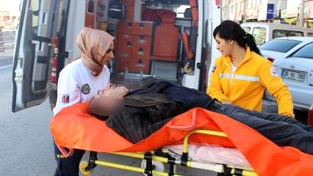 Kayseri\'de İş Yerinde Kafasından Vurulan Kişi, Hastaneye Kaldırıldı