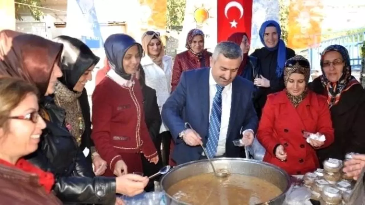 Körfez Belediyesi 8 Bin Aşure Dağıttı