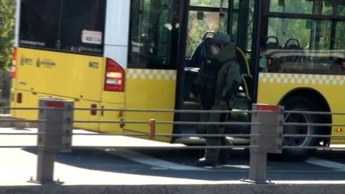 Metrobüsteki Şüpheli Çantadan Evrak Çıktı