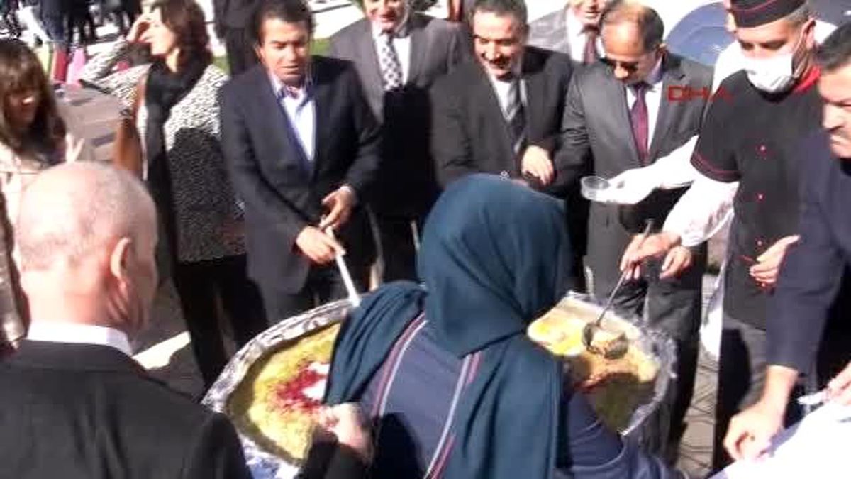 Tokat Üniversitede Aşure Dağıtıldı