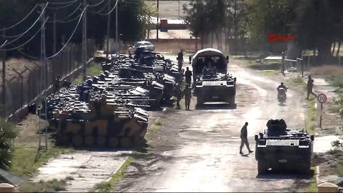 Türkiye-Suriye Sınırında Tank Hareketliliği