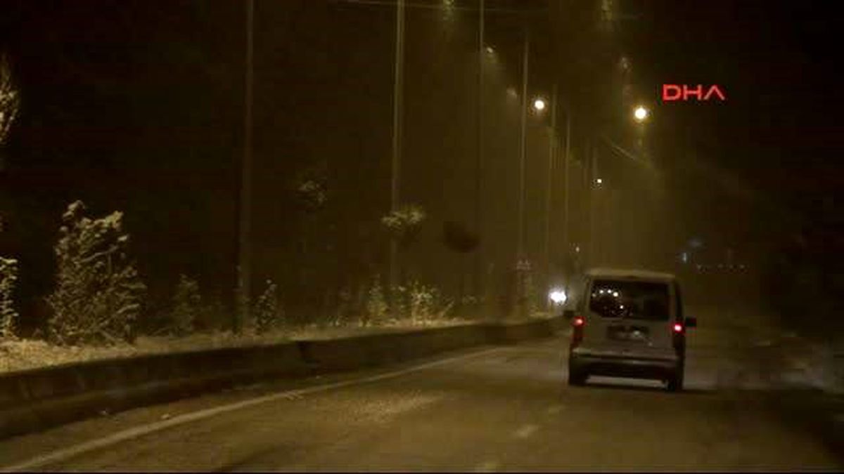 Van\'da Buzlanma ve Tipi Zor Anlar Yaşattı