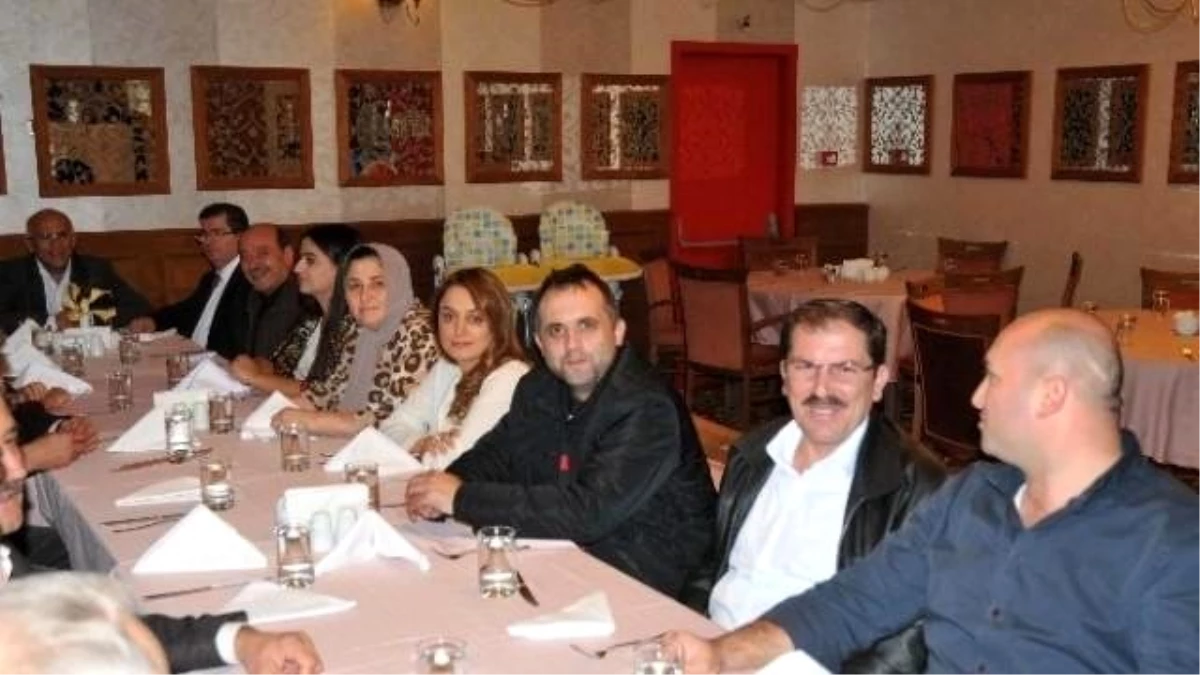 AK Parti Akçakoca İlçe Başkanı Bilgin\'den Dava Arkadaşlarına Veda Yemeği Verdi