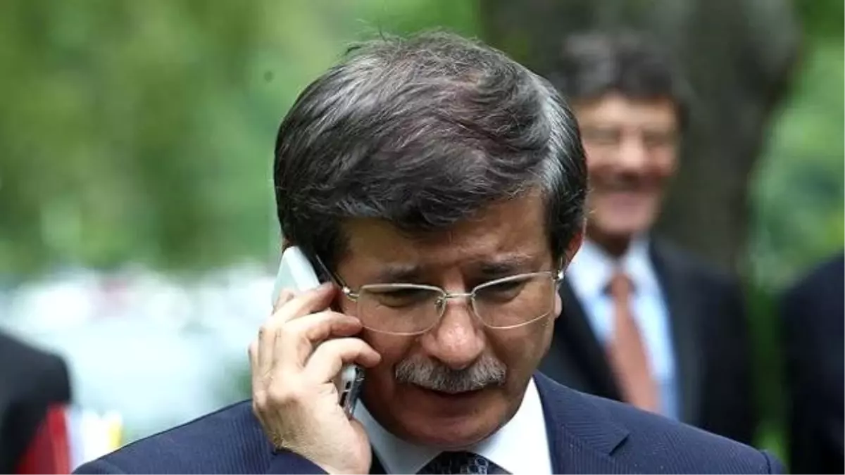 Davutoğlu\'ndan, Tunus\'ta Seçimleri Kazanan Essebsi\'ye Tebrik Telefonu