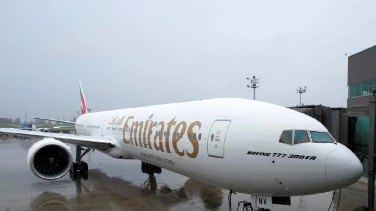 Emirates 100\'Üncü Boeing 777-300er Uçağını Teslim Aldı