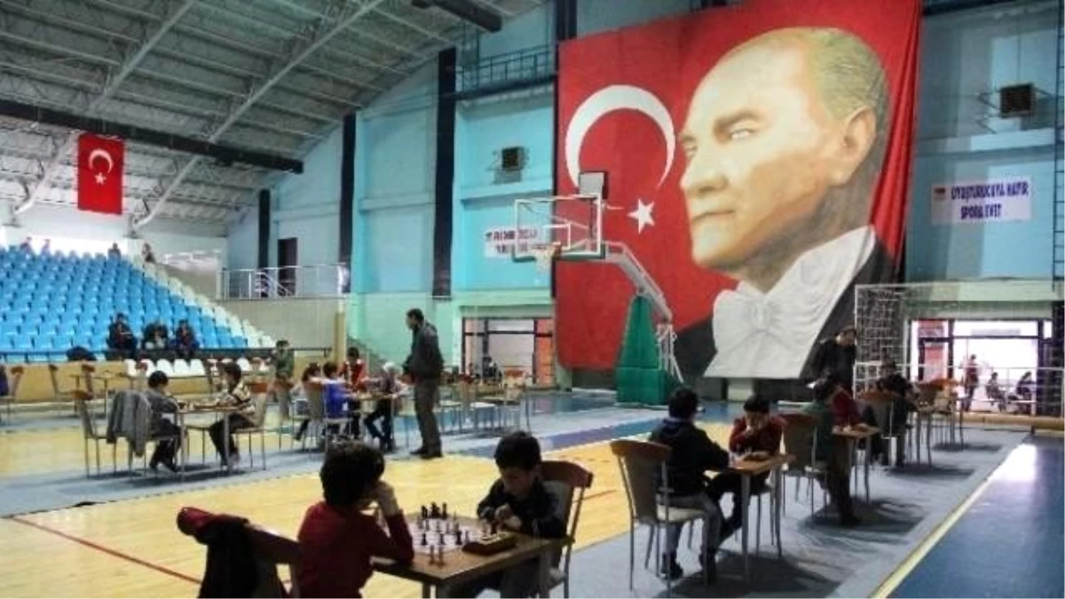 Erzincan da Düzenlenen Santranç Turnuvası 2 Grup Halinde 5 Tur Olarak Gerçekleştirildi