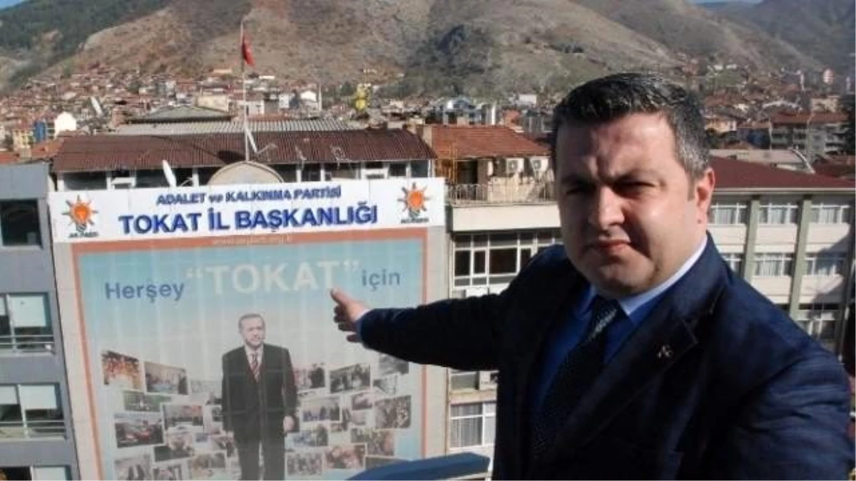MHP\'den Cumhurbaşkanı Erdoğan\'ın Posterine Suç Duyurusu