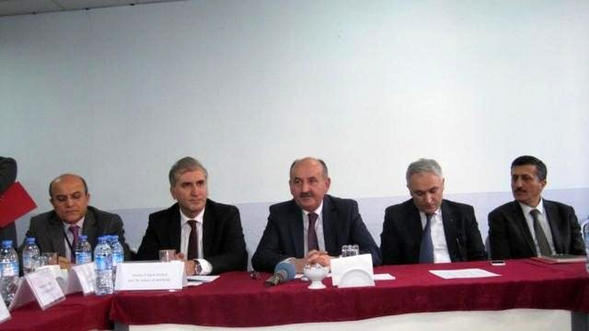 Müezzinoğlu\'ndan "Kolay Profesörlük" İddiasına Yanıt