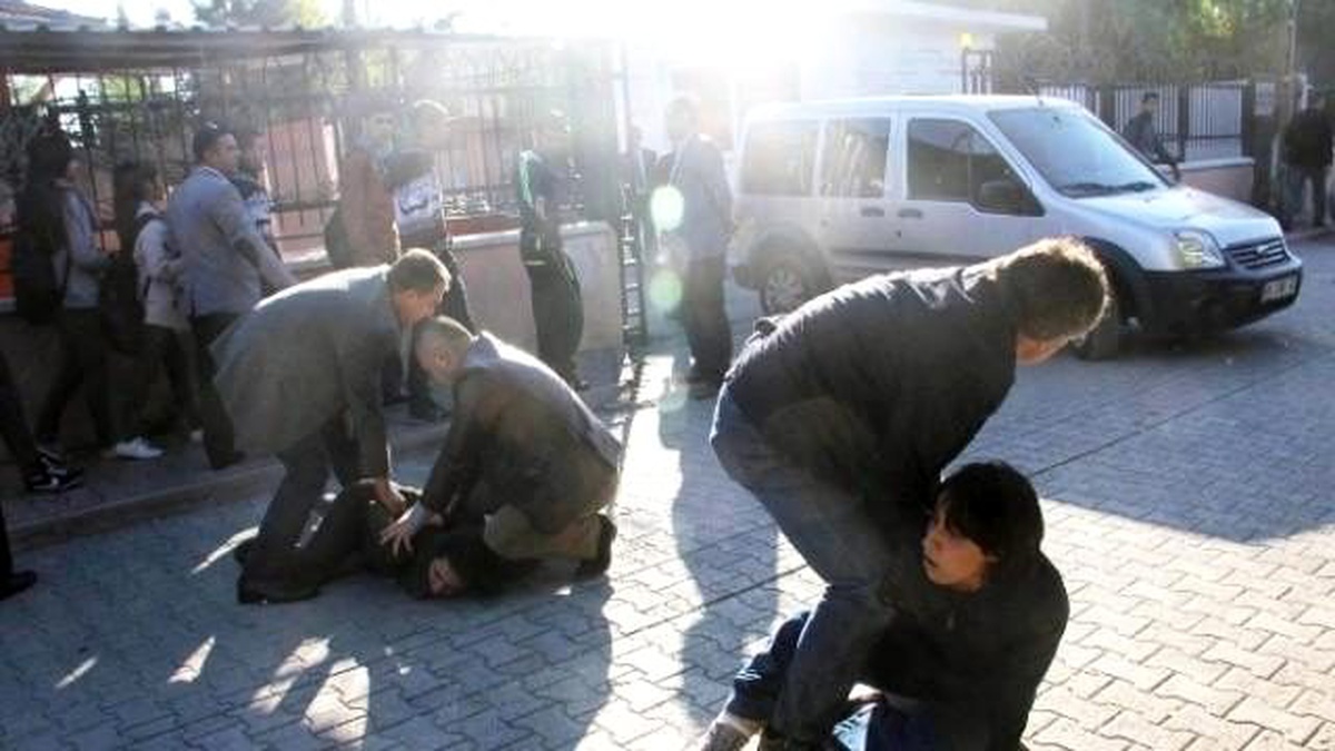 Okul Önünde Berkin Elvan İçin Boykot Çağrısı: 6 Gözaltı