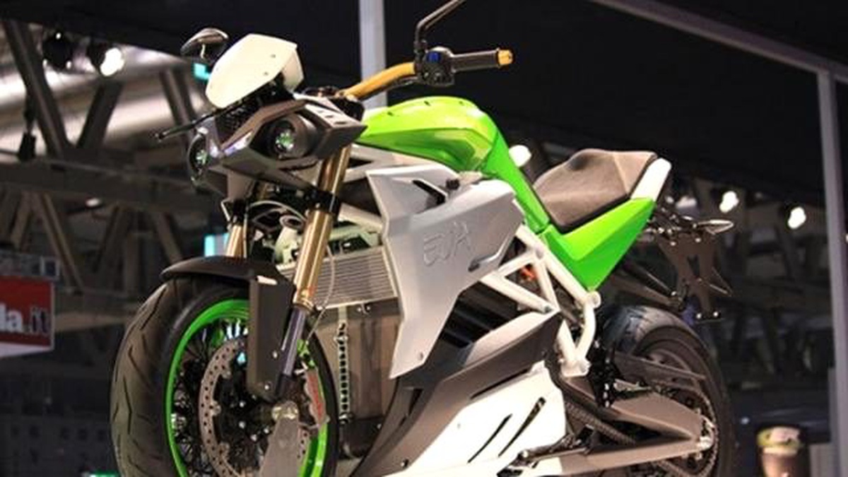 Sokağa Yakışan Elektrikli Spor Motorsiklet Energica Eva