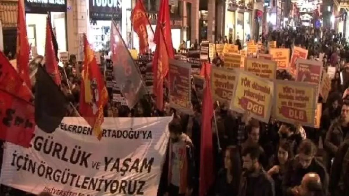 Taksim\'de YÖK Karşıtı Eylem...